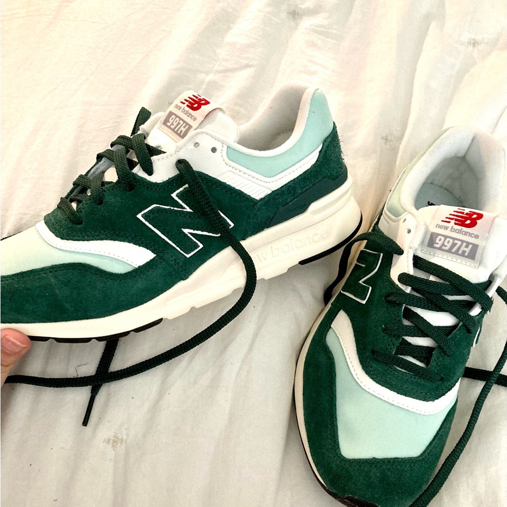 Brand New 2022 — Never Worn new balance sneakers 8 1/2